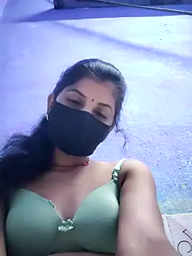 Snapshot of RUHI_1143 chatting on June 21, 5:59 pm RUHI 1143 online show from June 21, 5:59 pm