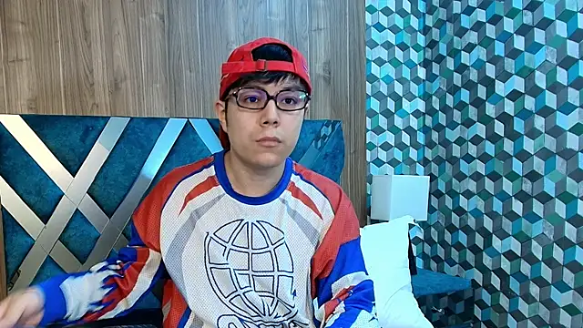 Snapshot of red_killer chatting on August 1, 2:38 pm red killer online show from August 1, 2:38 pm