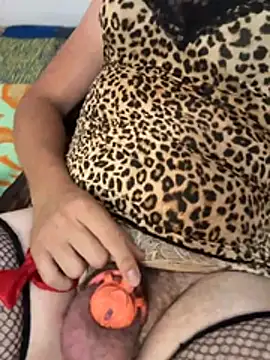 Snapshot of Cruellacrossdress chatting on June 25, 6:34 pm Cruellacrossdress online show from June 25, 6:34 pm