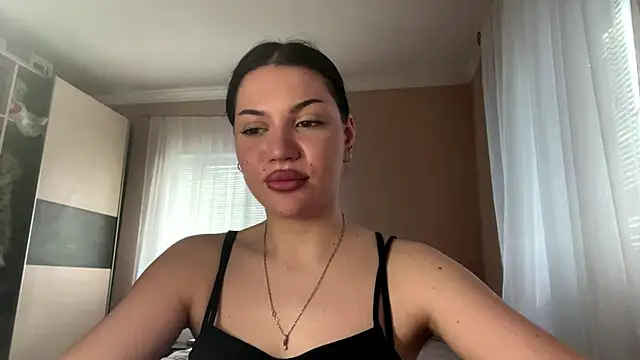 CrystalMuze online show from April 29, 1:48 pm