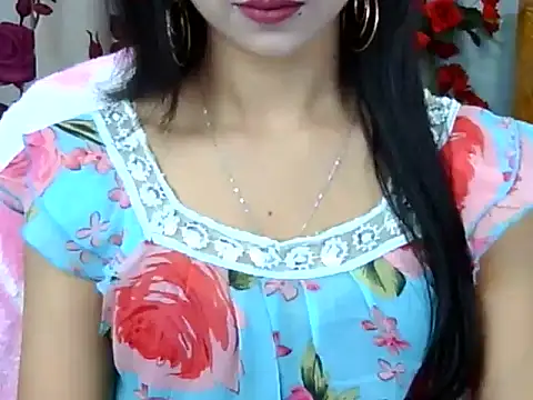 Alina Nur online show from May 8, 6:24 pm