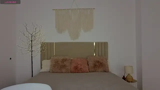 Magic bunnyy  online show from July 13, 5:43 am