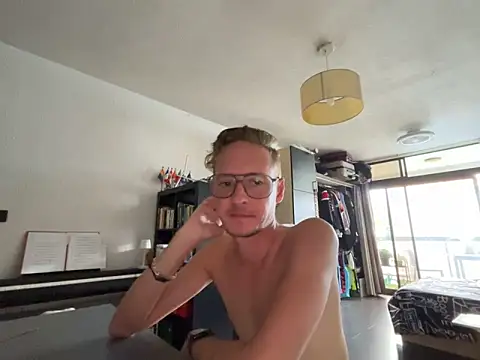 BlondieVelvet online show from May 2, 6:02 pm