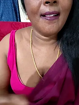 Snapshot of Sunitha-tamilponu chatting on June 12, 3:33 pm Sunitha-tamilponu online show from June 12, 3:33 pm