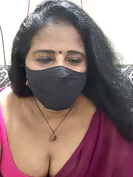 Snapshot of Sunitha-tamilponu chatting on July 6, 6:54 pm Sunitha-tamilponu online show from July 6, 6:54 pm
