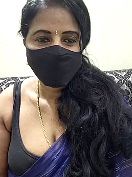 Snapshot of Sunitha-tamilponu chatting on July 17, 8:14 pm Sunitha-tamilponu online show from July 17, 8:14 pm