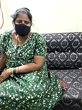 Snapshot of Sunitha-tamilponu chatting on July 21, 8:49 am Sunitha-tamilponu online show from July 21, 8:49 am