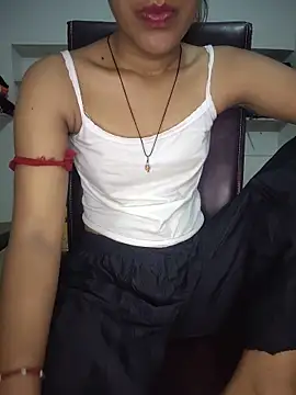 ESHA-LOVE online show from June 10, 10:30 pm