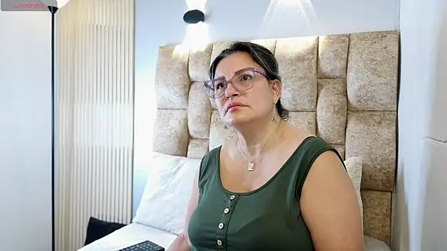 Carolina crus  online show from June 13, 11:19 am