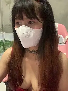 Lilyy18 online show from June 1, 3:47 pm