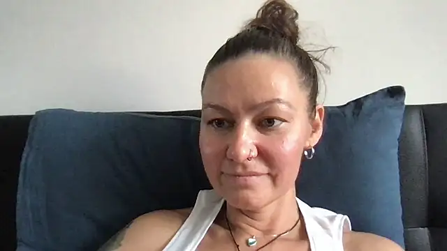 Marian Keller online show from June 3, 2:33 pm