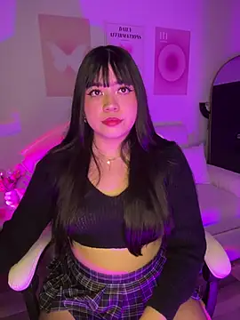 iEmily  online show from May 17, 1:25 am
