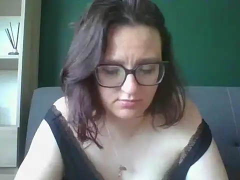 sensual paris online show from May 26, 5:25 am
