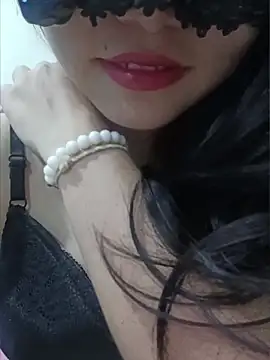 Snapshot of silkyhairs chatting on July 6, 5:26 pm silkyhairs online show from July 6, 5:26 pm
