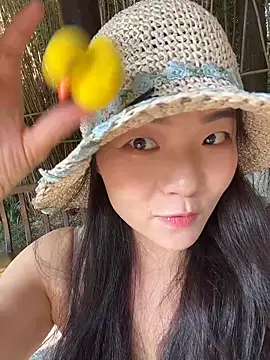 xiaochengzi505 online show from June 6, 1:00 am