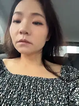 xiaochengzi505 online show from June 22, 1:40 am