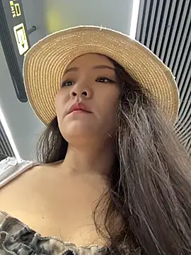 xiaochengzi505 online show from June 24, 1:26 am