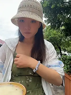 xiaochengzi505 online show from July 28, 1:23 am