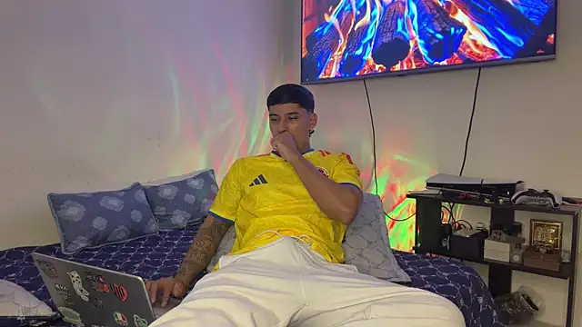 SexxxySquirterStev777 online show from July 7, 1:04 pm