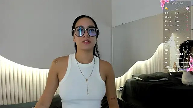 Zoebluntone online show from June 3, 11:46 am