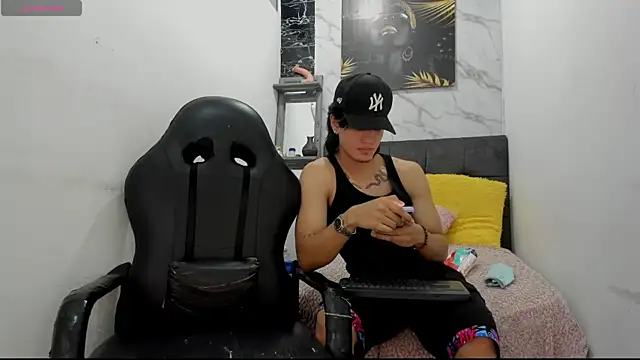 sweetauracouple online show from July 14, 3:00 am