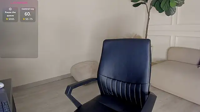 MayaLee  online show from June 18, 2:12 am