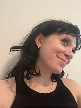 kaygbbmama online show from April 28, 4:34 pm