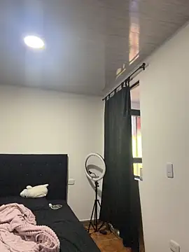 HayleyRoss  online show from July 7, 1:48 pm