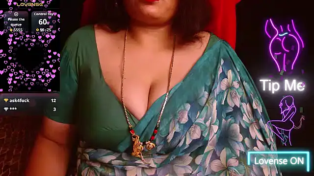 Snapshot of telugu_pillapreethi chatting on May 18, 4:13 pm telugu pillapreethi online show from May 18, 4:13 pm