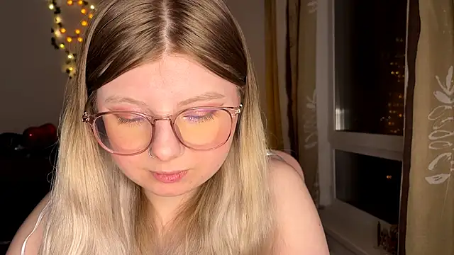 YukiBlush online show from June 7, 6:33 pm