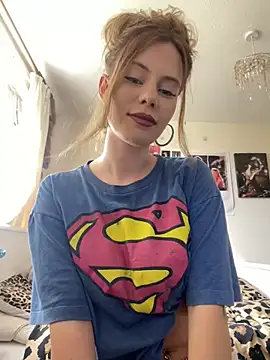 Young Lizzie online show from May 7, 1:38 pm
