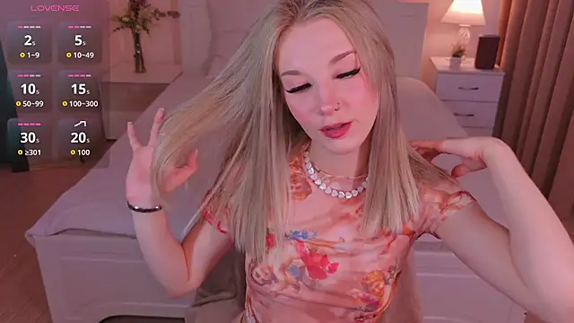 MilliBrownn online show from July 17, 10:00 am