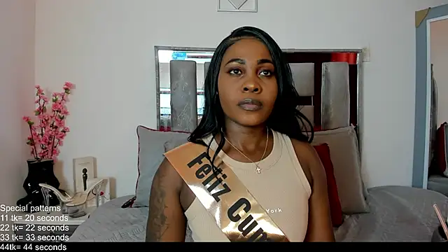 EmilyRooa1 online show from June 24, 7:35 pm