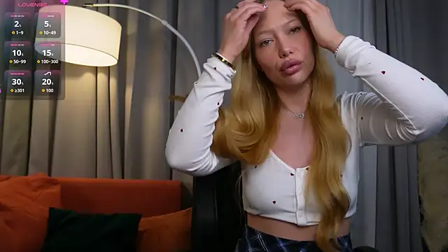  Mila Luna  online show from June 13, 9:02 pm