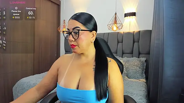 Alanna 19 online show from May 27, 11:51 am