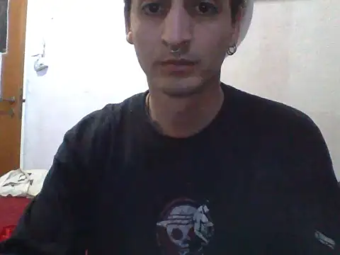 luuffy67 online show from April 28, 5:40 pm