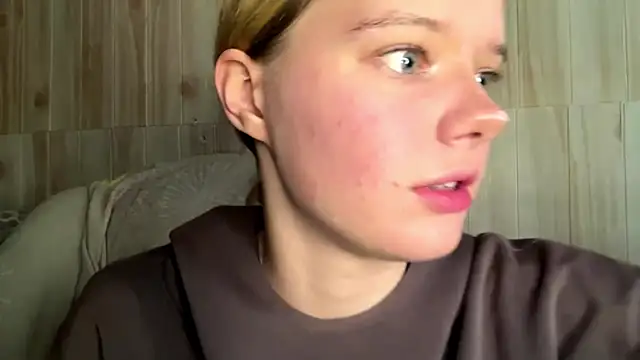 Snapshot of Malinwitch chatting on June 3, 3:06 pm Malinwitch online show from June 3, 3:06 pm