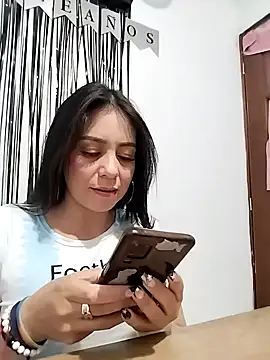 Gatita-fiufiu online show from May 1, 3:33 am