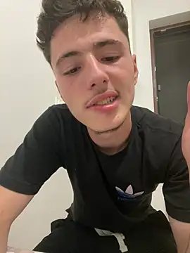 denysio89 online show from June 29, 1:12 am