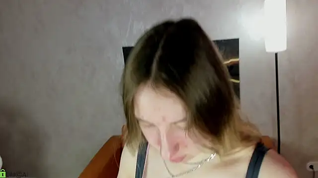 Lilyy Lark online show from May 14, 1:01 am