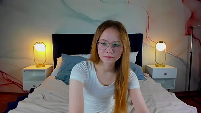 FloraLarsson online show from June 9, 3:29 am