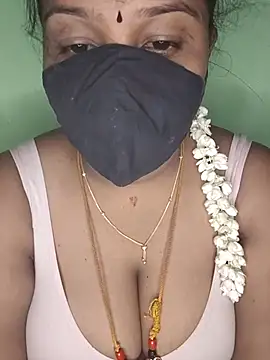 Snapshot of tamil_butterfly chatting on June 25, 12:09 pm tamil butterfly online show from June 25, 12:09 pm