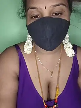 Snapshot of tamil_butterfly chatting on June 26, 6:56 pm tamil butterfly online show from June 26, 6:56 pm