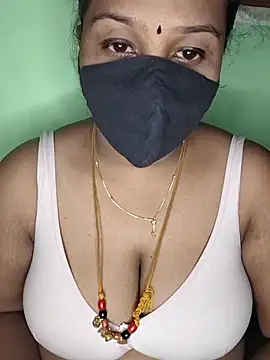 Snapshot of tamil_butterfly chatting on July 1, 6:07 pm tamil butterfly online show from July 1, 6:07 pm