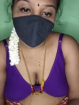 Snapshot of tamil_butterfly chatting on July 6, 6:43 pm tamil butterfly online show from July 6, 6:43 pm