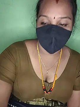Snapshot of tamil_butterfly chatting on July 13, 6:44 pm tamil butterfly online show from July 13, 6:44 pm
