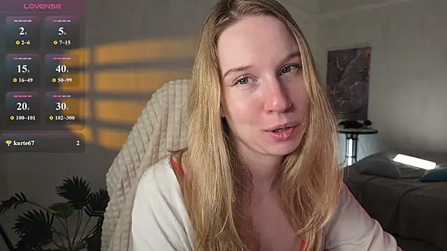 Snapshot of Eve_Sin chatting on June 17, 3:31 am Eve Sin online show from June 17, 3:31 am