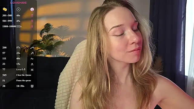 Snapshot of Eve_Sin chatting on June 28, 3:12 am Eve Sin online show from June 28, 3:12 am