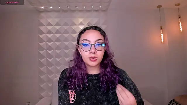 LoiseHarper online show from June 15, 12:02 am