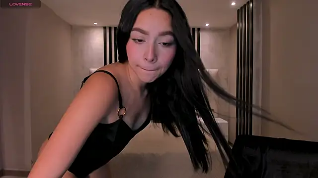 SophieKiss1 online show from May 23, 7:40 pm